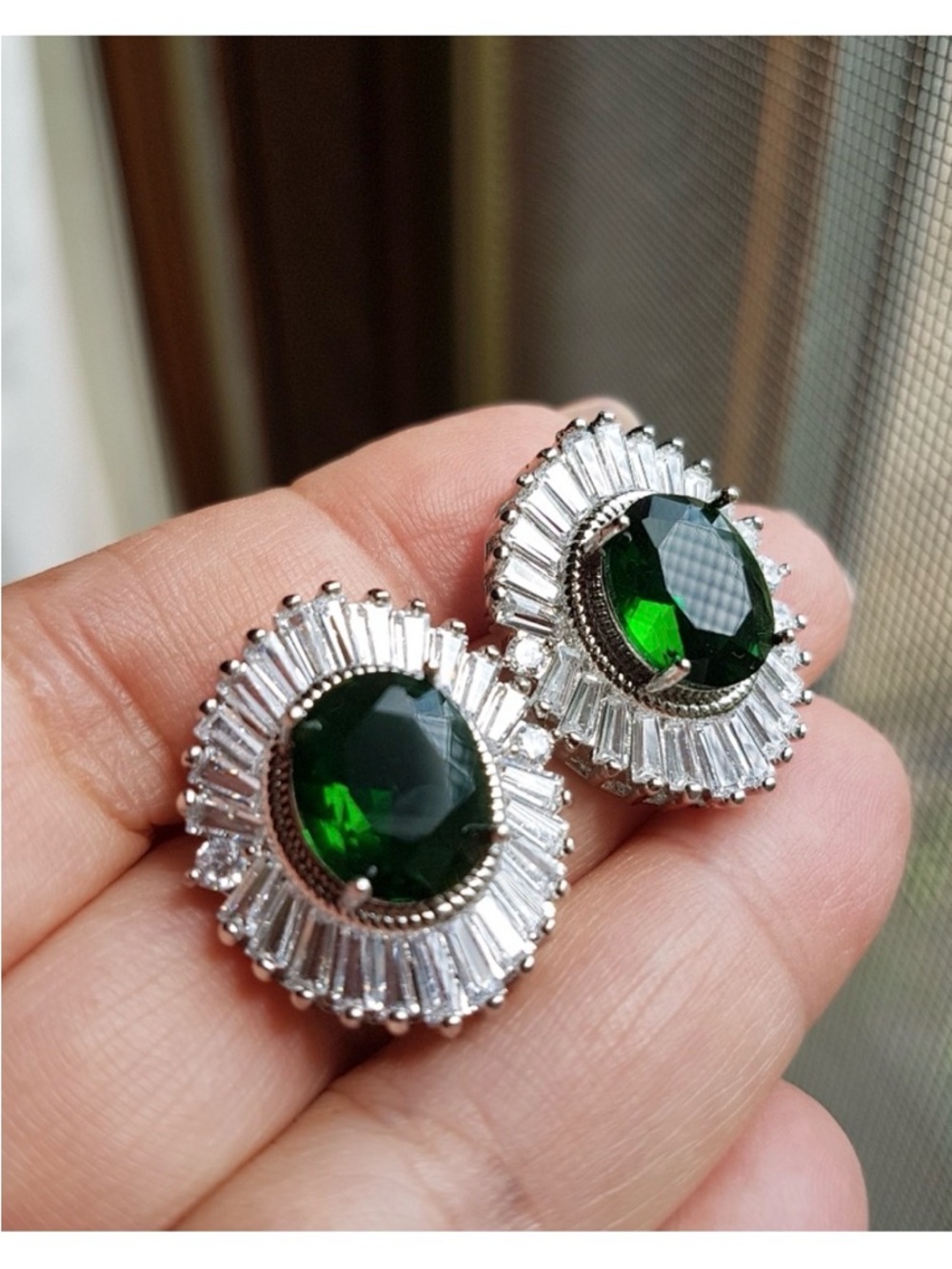 Swarovski Elements 925 Silver Emerald Green Oval Baguette Starburst Ring NEW - Picture 3 of 15
